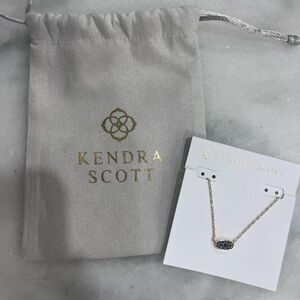NEW! Never worn, Kendra Scott Elisa Pendant Necklace, 14k Gold-Plated
